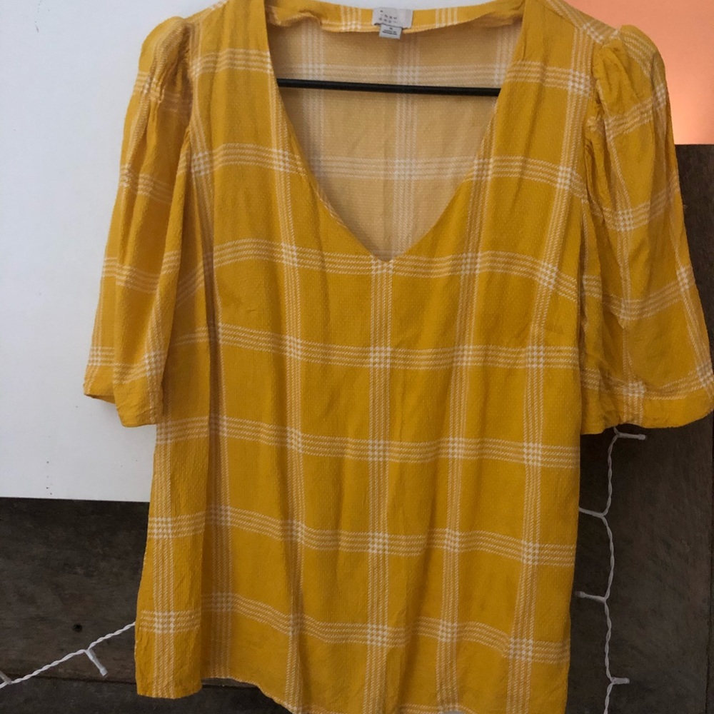 Yellow shirt